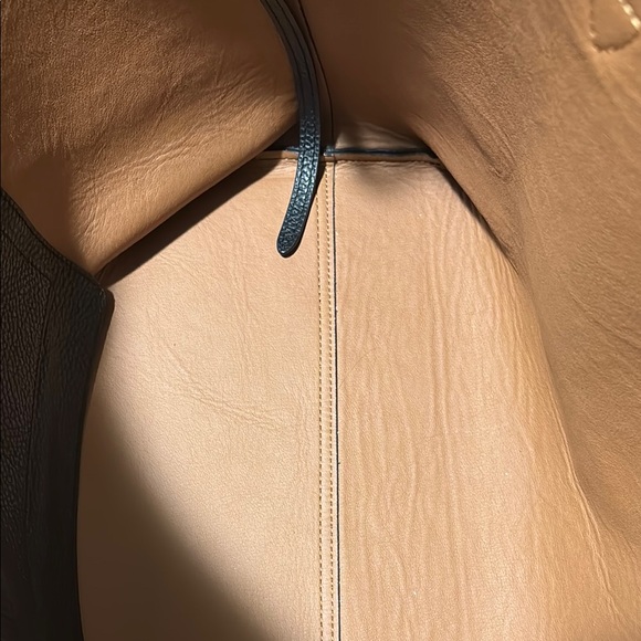 Cuyana Classic Black  Tote Bag - Picture 4 of 8